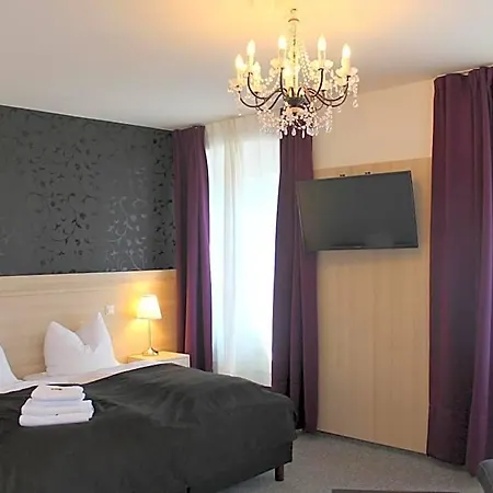 Schiff Hotell 2*