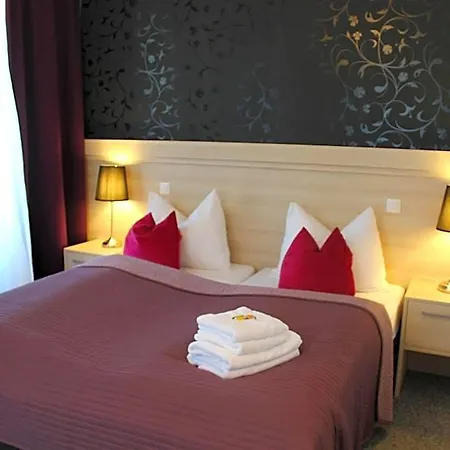 Schiff Hotell 2*