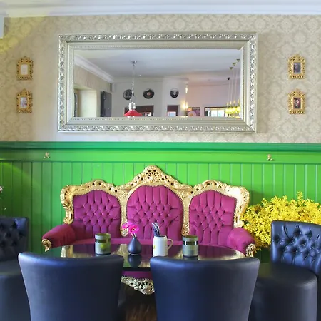 Schiff Hotel 2*